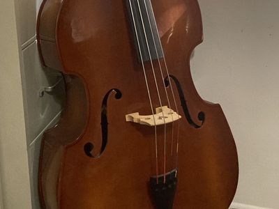 1/4 size Upright String Bass