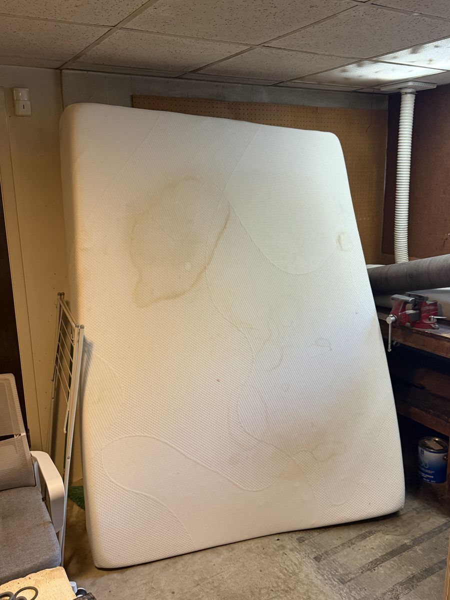 USED MATTRESS