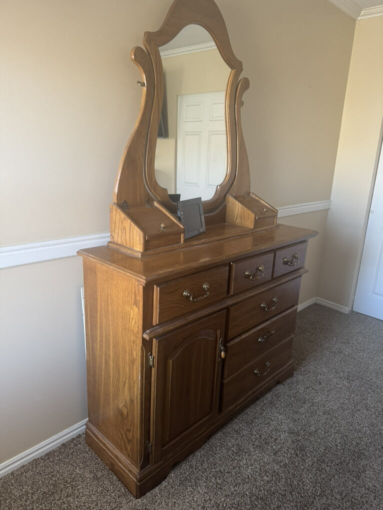 Dresser Set