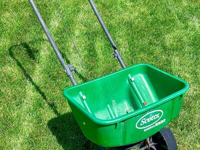 Scott’s Broadcast Spreader