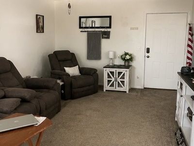 2 bed 1 bath Townhouse