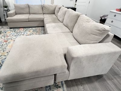 Spacious Sectional Sofa - Light Beige/Cream U-Shaped Couch with Chaise Lounge - Excellent Condition