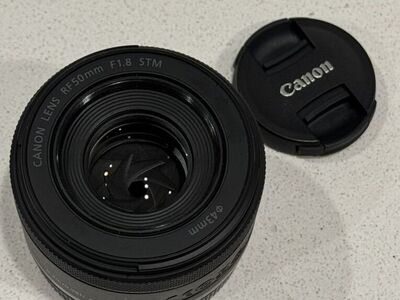 RF50mm F1.8 STM