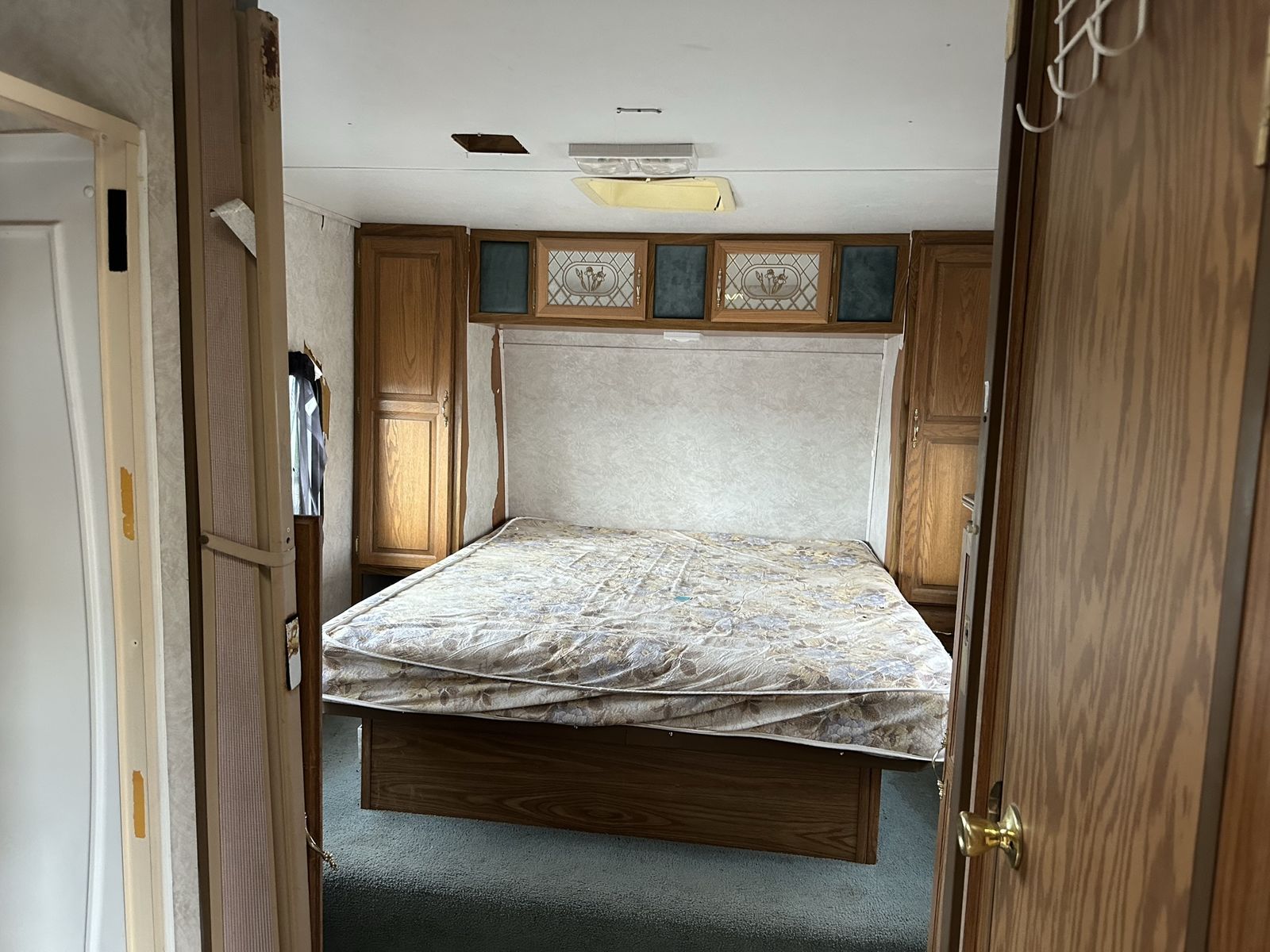 Main image 4