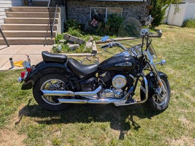 Used Black Yamaha V-Star Custom XVS650 Motorcycle - Cruiser Style, Windshield