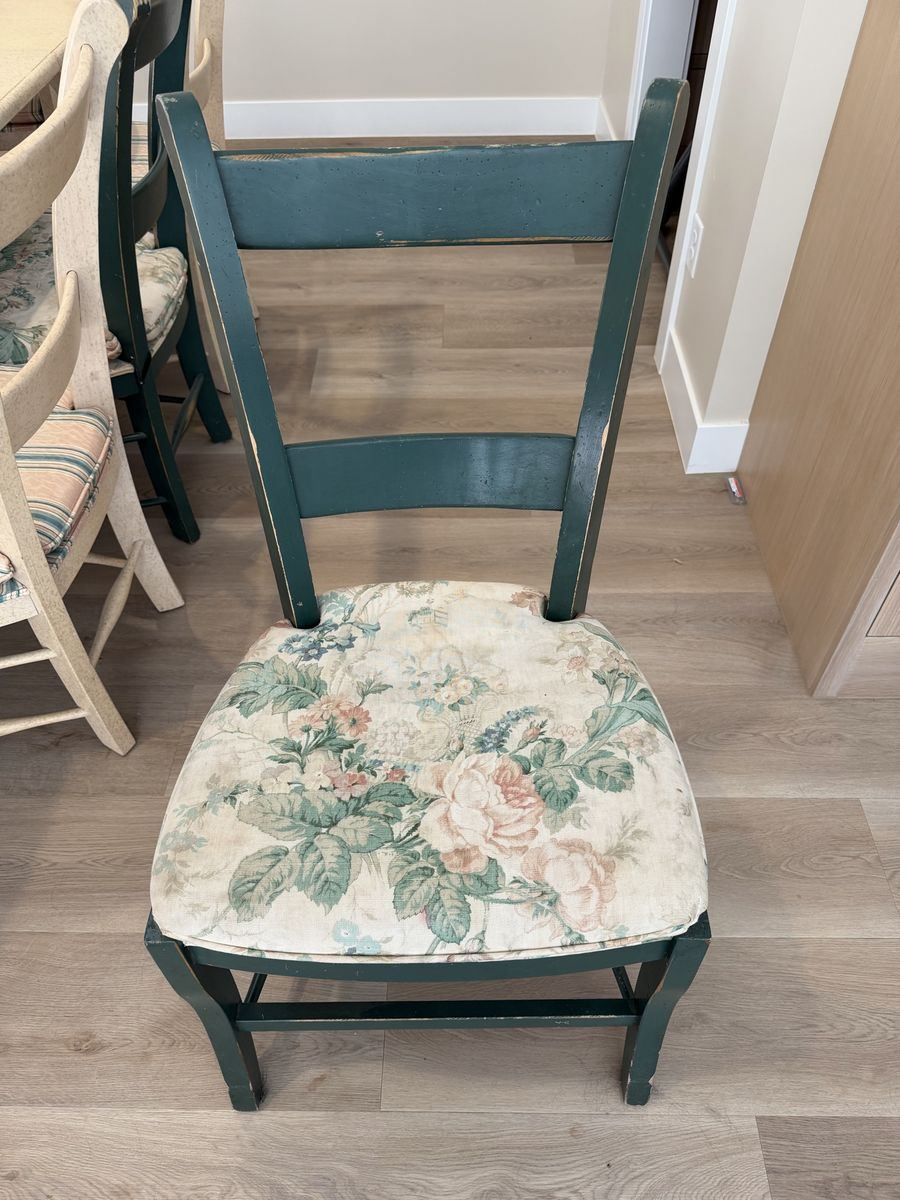 Set of 4 contemporary chairs
