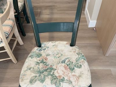 Set of 4 contemporary chairs