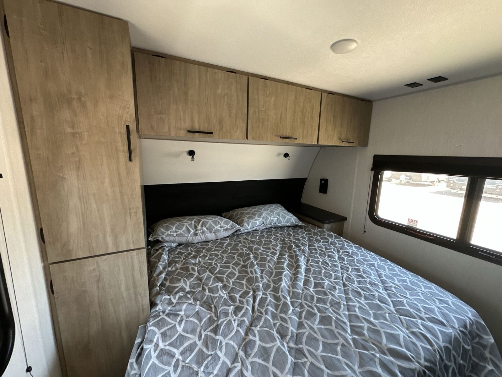 Main image 11
