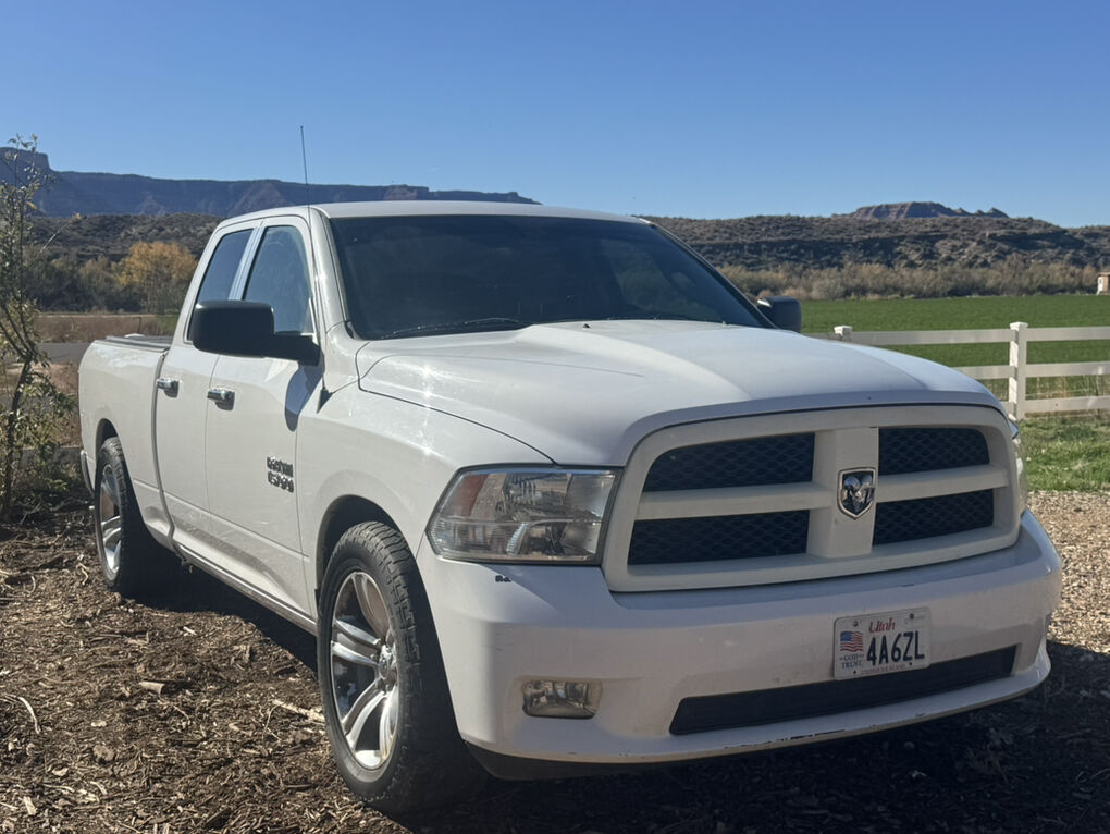 2013 Ram 1500 Slt 57 L V8 4wd Quad Cabnull
