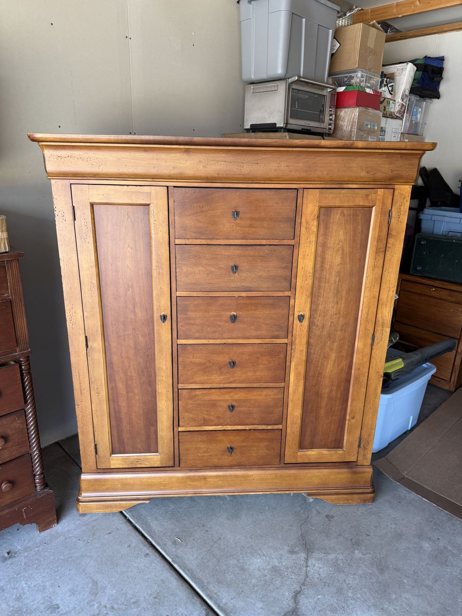 Dresser