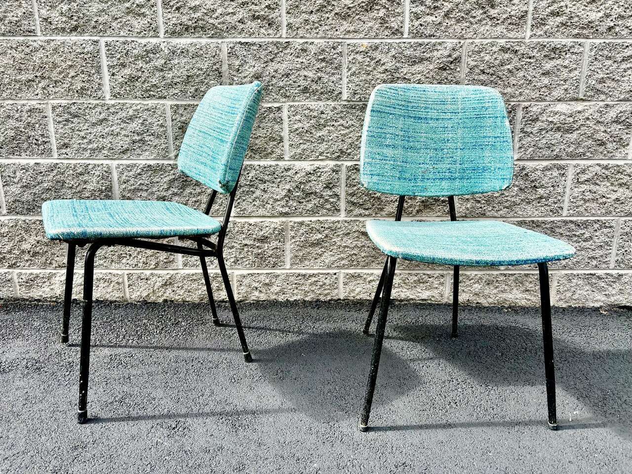 Pair of Vintage Mid Century Modern side chairs great legs and color! Just $60 for the pair! MCM