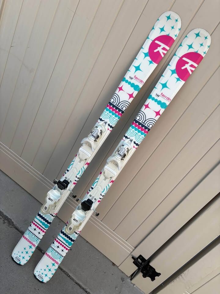 Rossignol terrain size 140 skis with LOOK bindings $150 cash/venmo in Draper