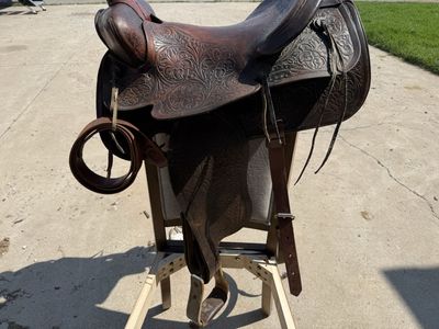 Vintage Hand-Tooled Dark Brown Leather Western Horse Saddle with Floral Tooling