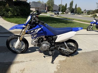 Yamaha TT-R 50 Dirt Bike - Blue and White Off-Road Youth Motorcycle
