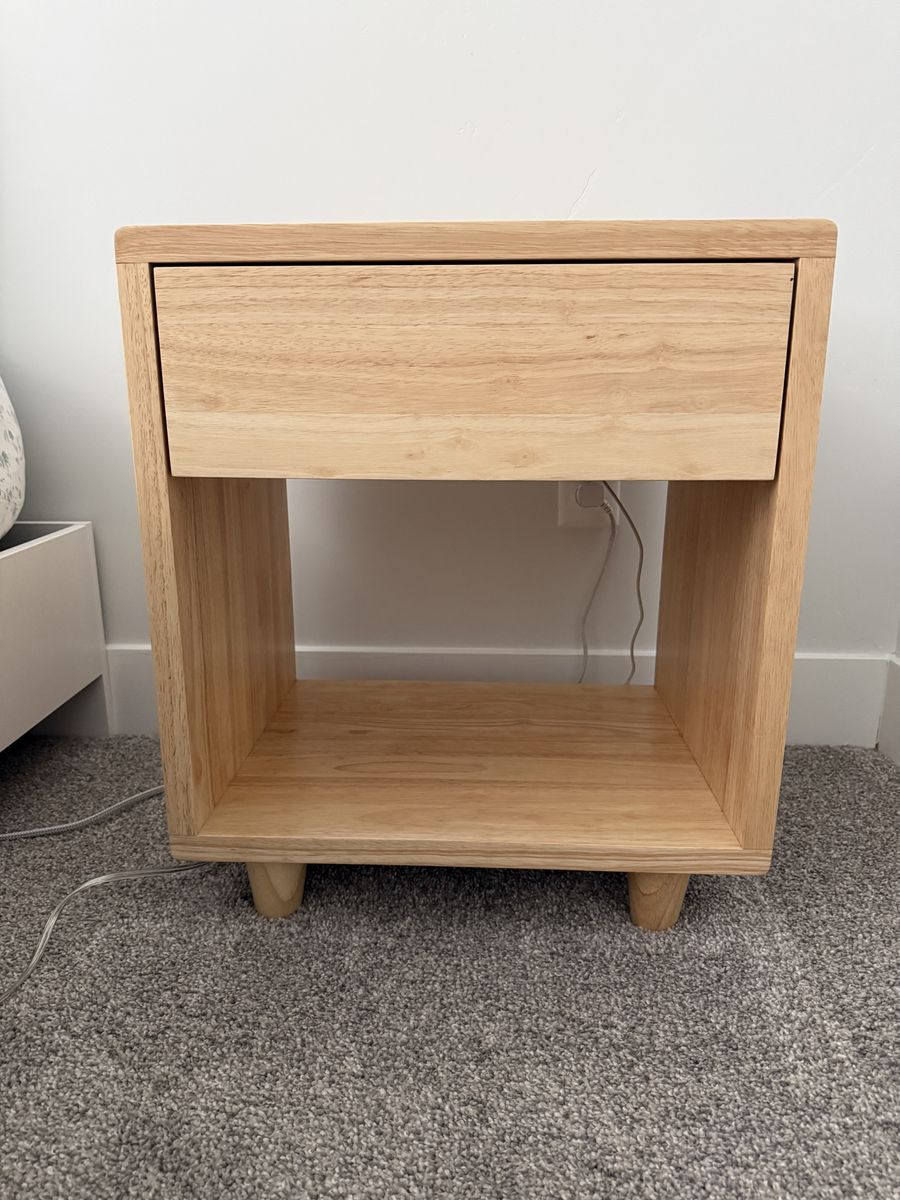 Thuma Classic Nightstand with Legs (1 or set of 2)
