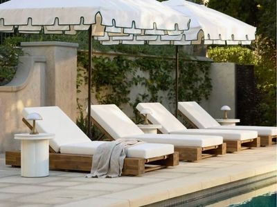 Entire patio set 10 pieces Wooden Outdoor Lounge Chairs, banana chairs & Coffee Table Set - Patio Furniture