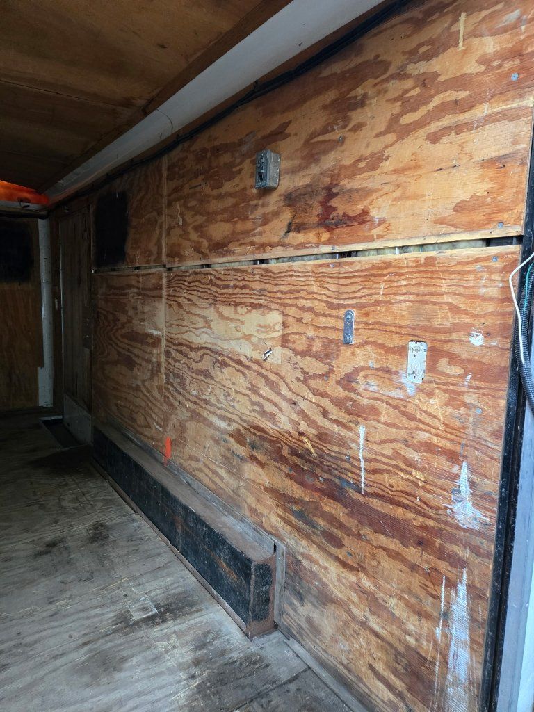 Main image 3