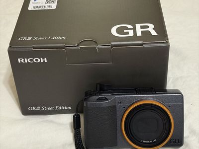 •• Ricoh GR III Street Edition Mint ••