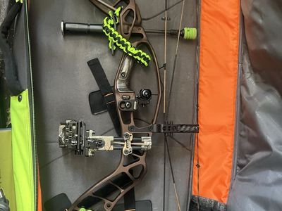 Nitrum 30 Hoyt bow and EXTRAS