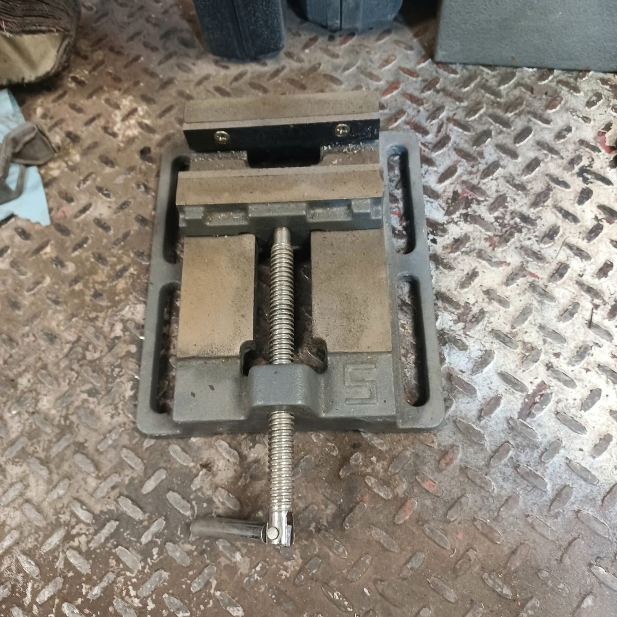 Drill vise. 5 inch