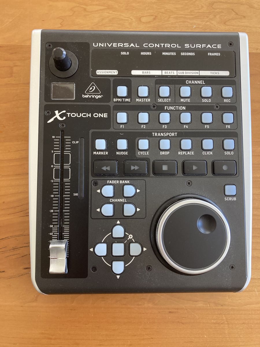 Behringer X-TOUCH ONE