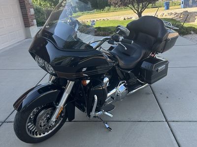 2013 Harley Road Glide Ultra FLTRU--15k Miles--