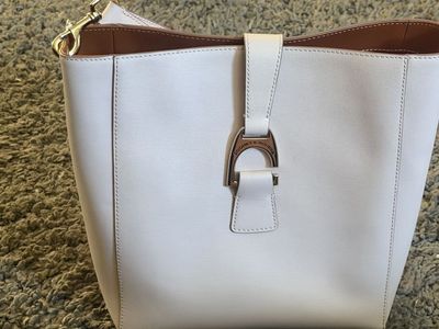 Dooney & Bourke Ashby pink Leather Bucket Bag Shoulder Handbag Gold Hardware