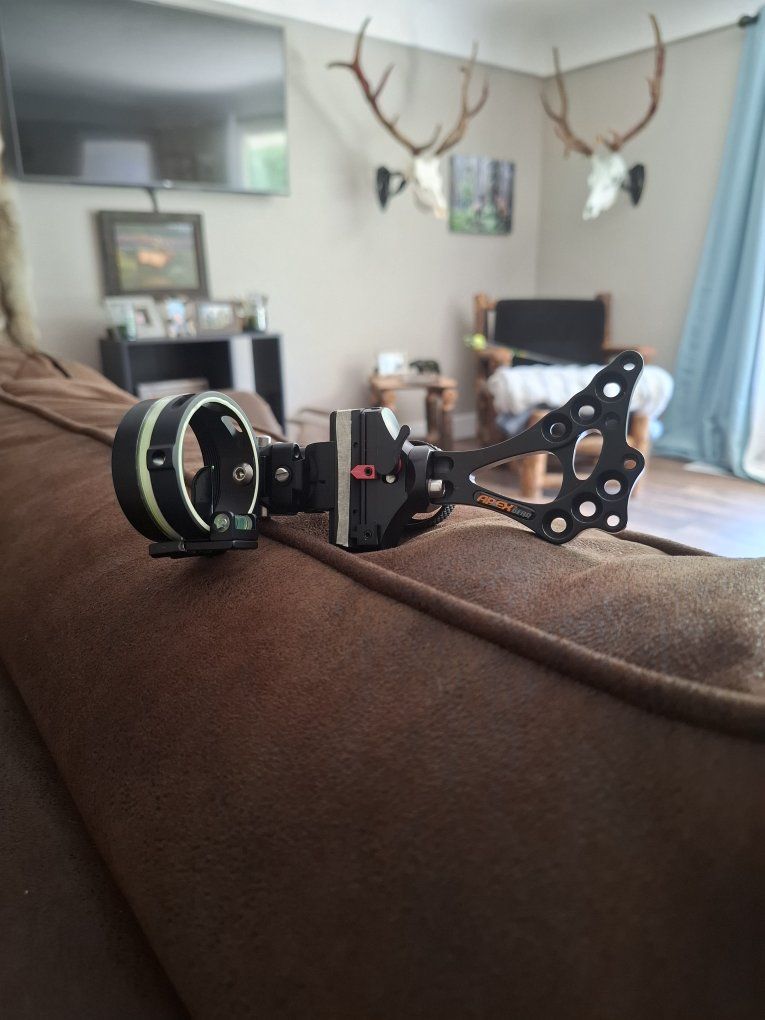 Apex Gear Covert 1-Pin Single Pin RH Archery Dial Bow Sight (AG2311B)