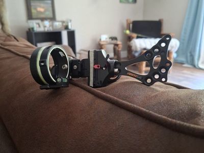 Apex Gear Covert 1-Pin Single Pin RH Archery Dial Bow Sight (AG2311B)