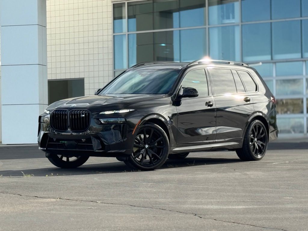 2025 BMW X7 M60i