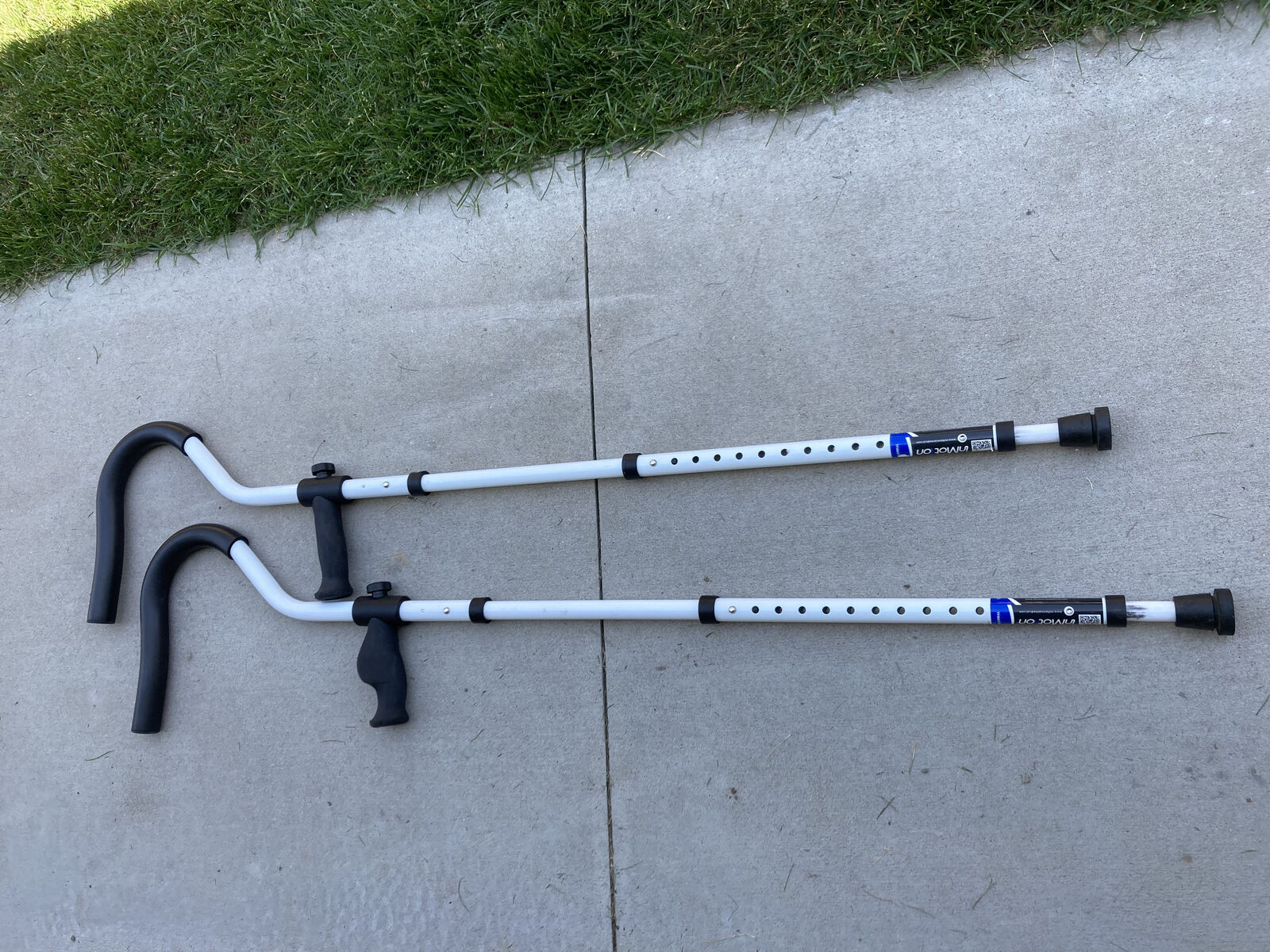 InMotion Pro Underarm Crutches with spring assist and ergonomic handles, fits 4ft 10 inches to 5 ft 8 inches