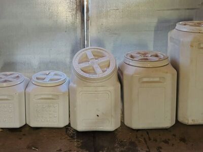 Gamma Vault Air Tight Containers Dog Food Horse Grain