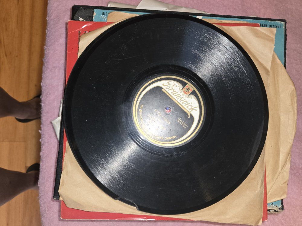 Main image 3