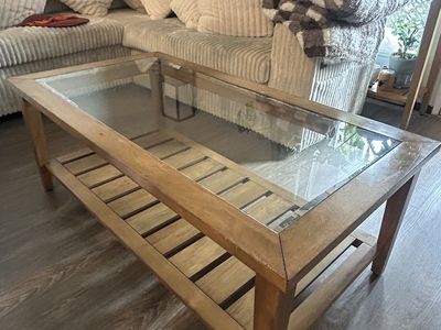Coffee table, 2 end tables, 1 tall stand