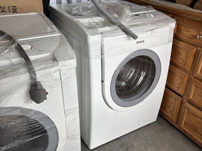 Bosch Front-Load Washer & Dryer Set - White, Used