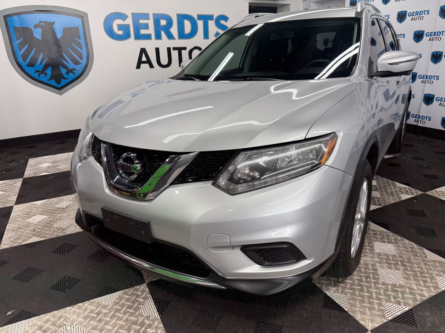 2016 Nissan Rogue SV