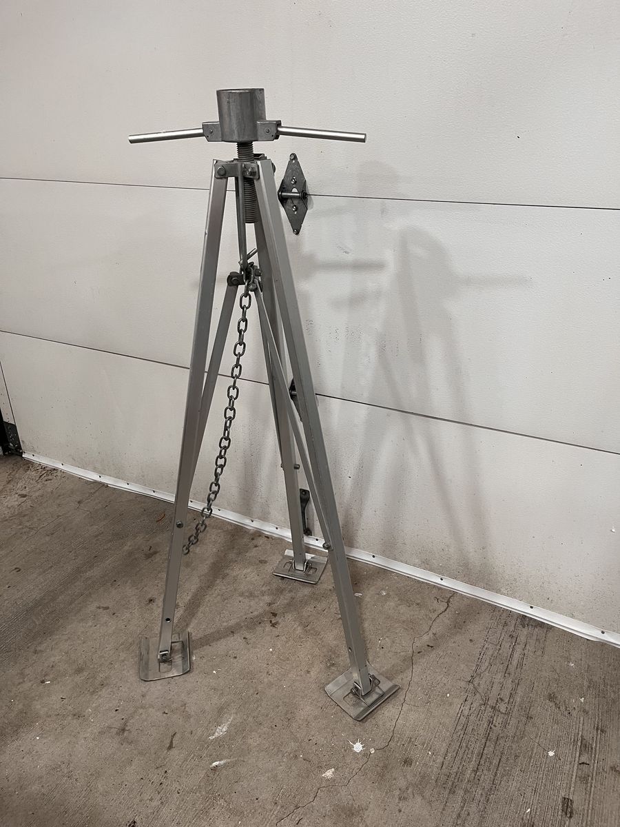 Fifth Wheel Trailer Stabilizer