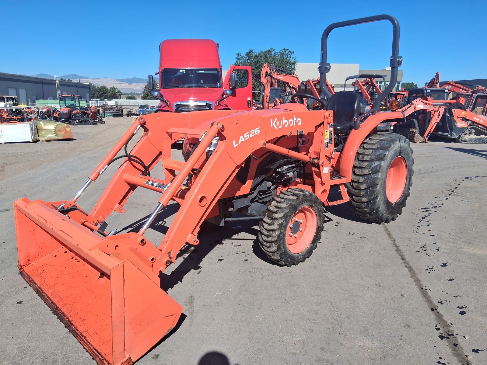 2022 L3302HST KUBOTA TRACTOR