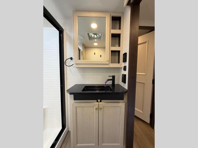 Main image 19