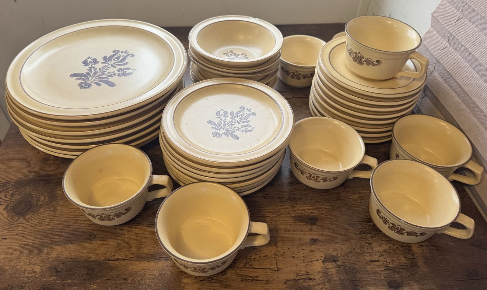 Pfaltzgraff Village Pattern Set