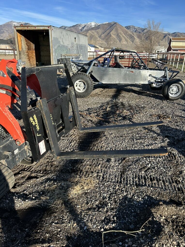 Mini Skid/dingo Pallet ForKs