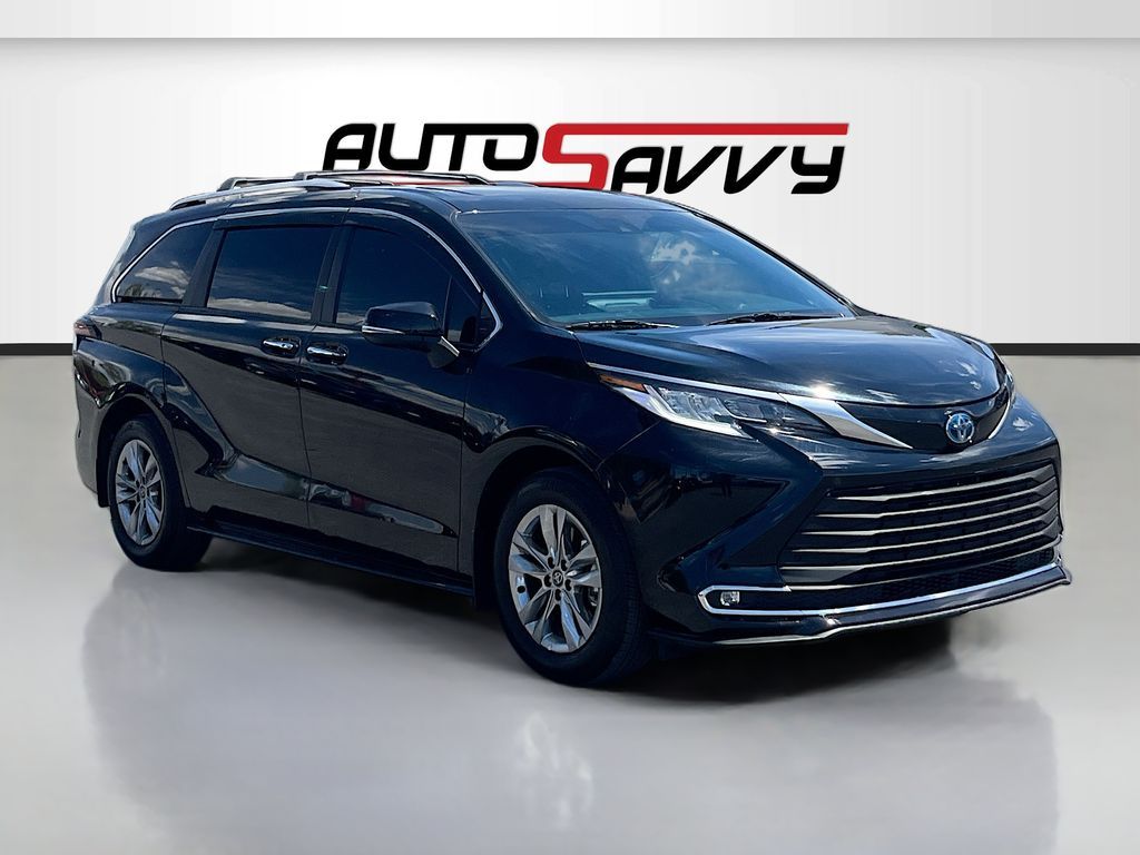 2025 Toyota Sienna Limited 7-Passenger