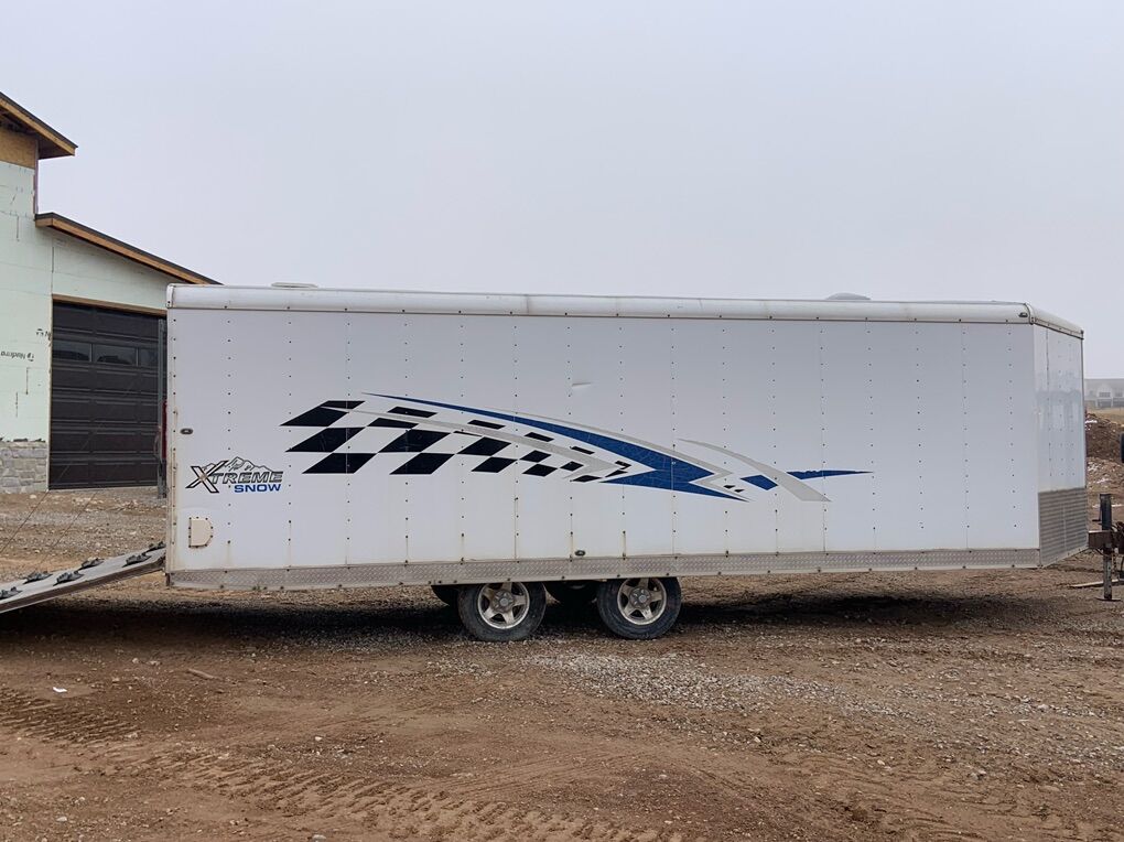24ft Enclosed trailer with ramps
