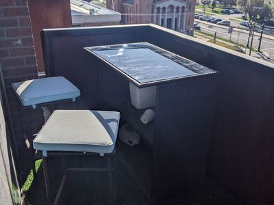 Ourdoor Patio Set, Glass bar top and stools