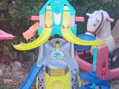 Fisher-Price Little People Take-Turns Skyway Racing Playset