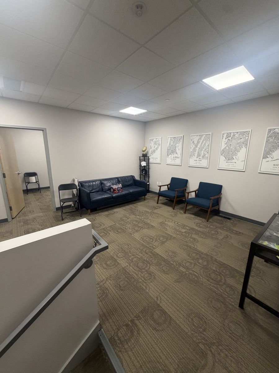 Main image 6