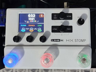 Line 6 HX Stomp Multi-Effects Guitar Processor Pedal - White