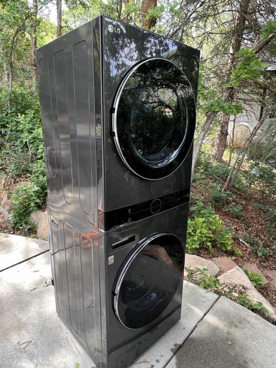 LG WashTower WKEX200HBA All-in-One Washer Dryer Combo Black Steel - Excellent Condition