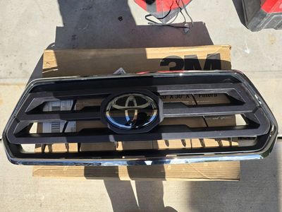 Toyota Tacoma SR5 Front grille