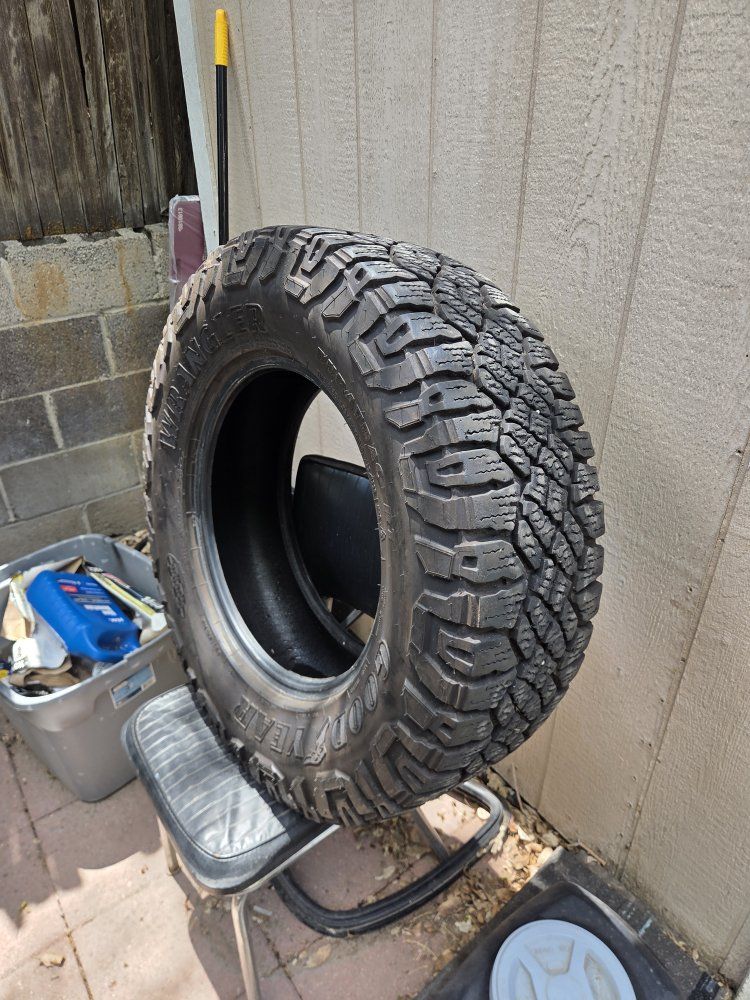 Used 275/65R18 Goodyear Wrangler Duratrac RT Kevlar